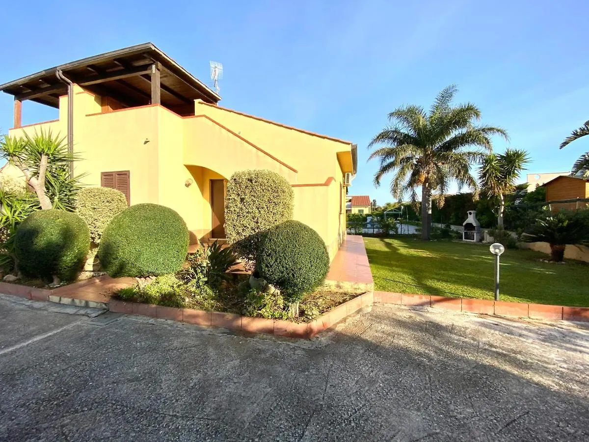 Case Vacanze Paradise Beach Vicino Cefalu Piscina Aperta Campofelice Di Roccella