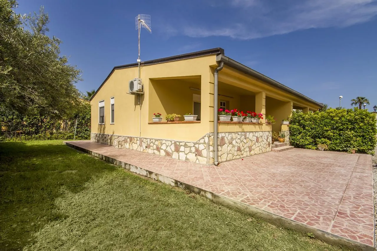 Case Vacanze Paradise Beach Vicino Cefalu Piscina Aperta Campofelice Di Roccella