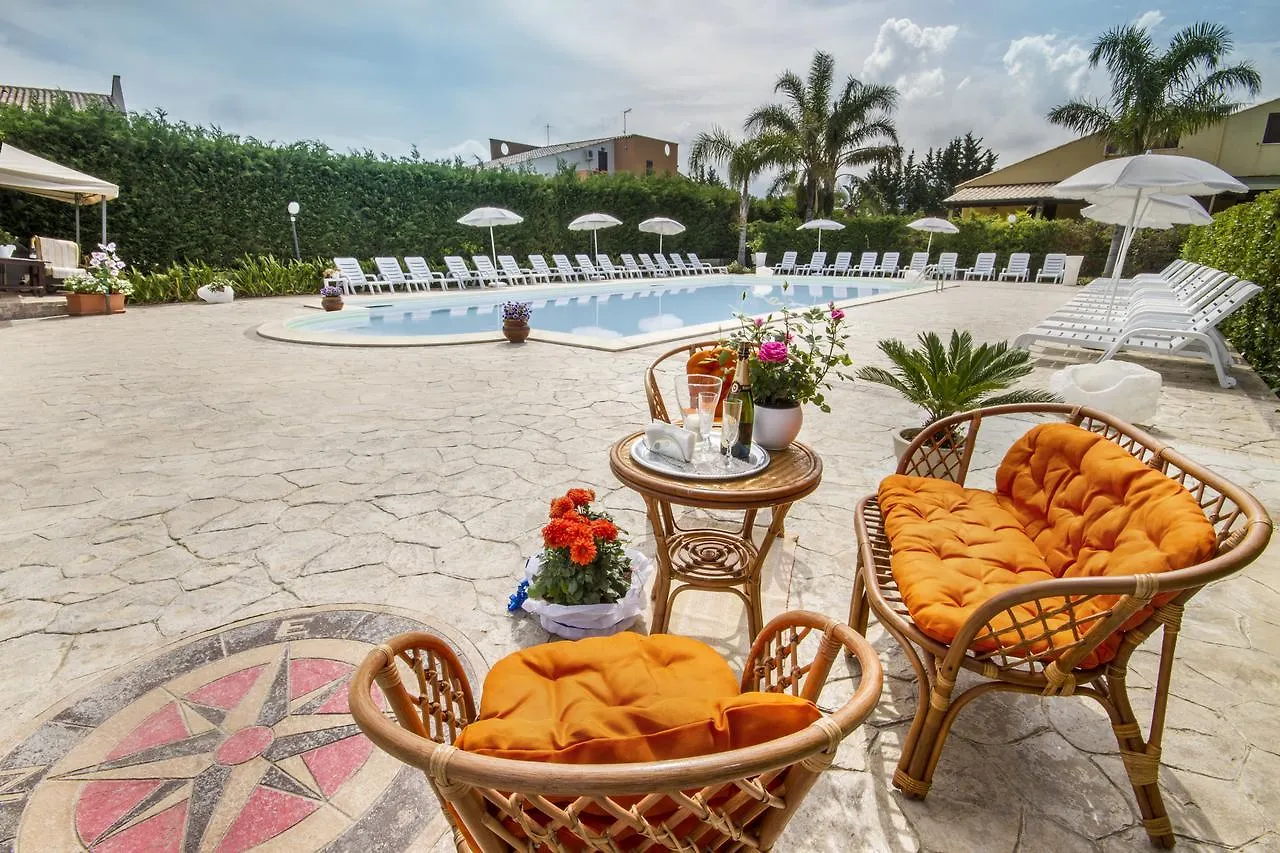 Case Vacanze Paradise Beach Vicino Cefalu Piscina Aperta Campofelice Di Roccella