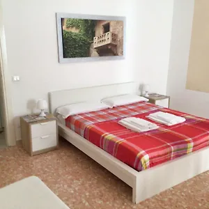  Apartment A Due Passi Da Giulietta-casa Capuleti Italien