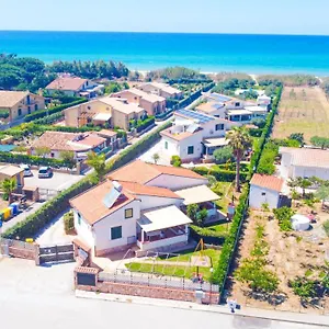  Дом отдыха Vacanze Mare Nostrum - In Front Of The With Pool